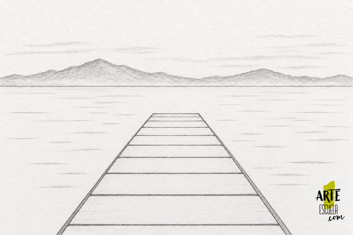 Cómo dibujar un muelle en perspectiva en 5 pasos Muelle a lápiz con montañas suaves y líneas horizontales sobre el lago.