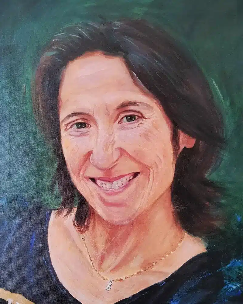 Trabajos de los alumnos Retrato libre de una mujer sonriente realizado por alumnado de ArteEscuela