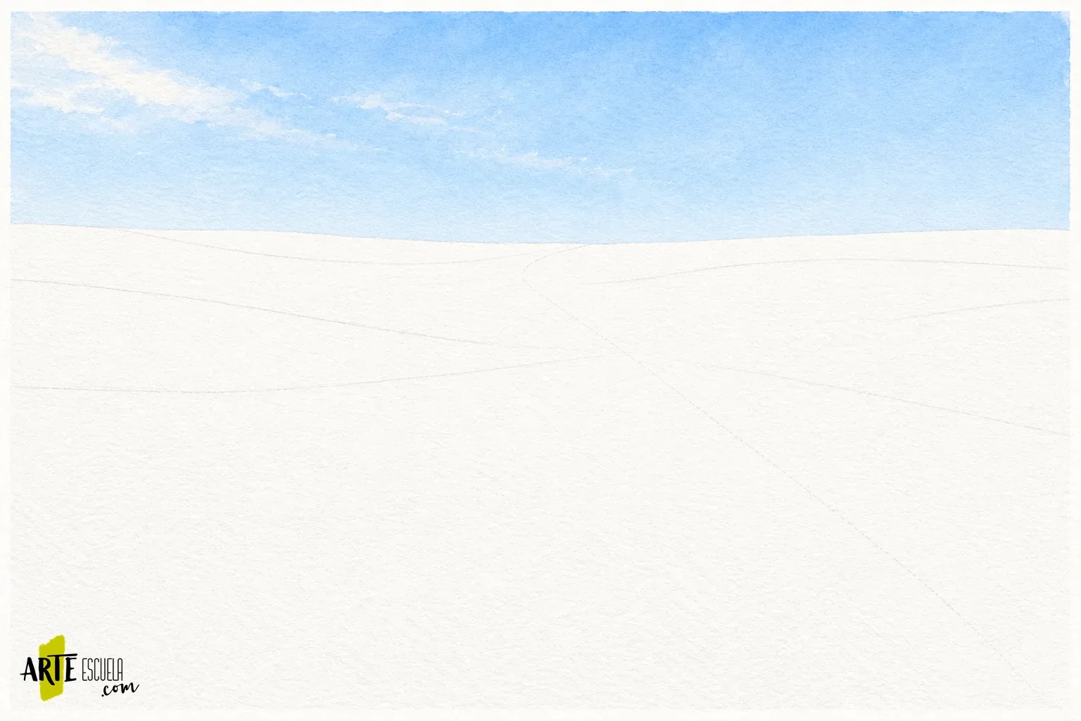 Cómo pintar nieve en acuarela: conservar blancos y dar forma a las sombras Cielo azul suave sobre un terreno todavía blanco con líneas ligeras que sitúan las ondulaciones de nieve