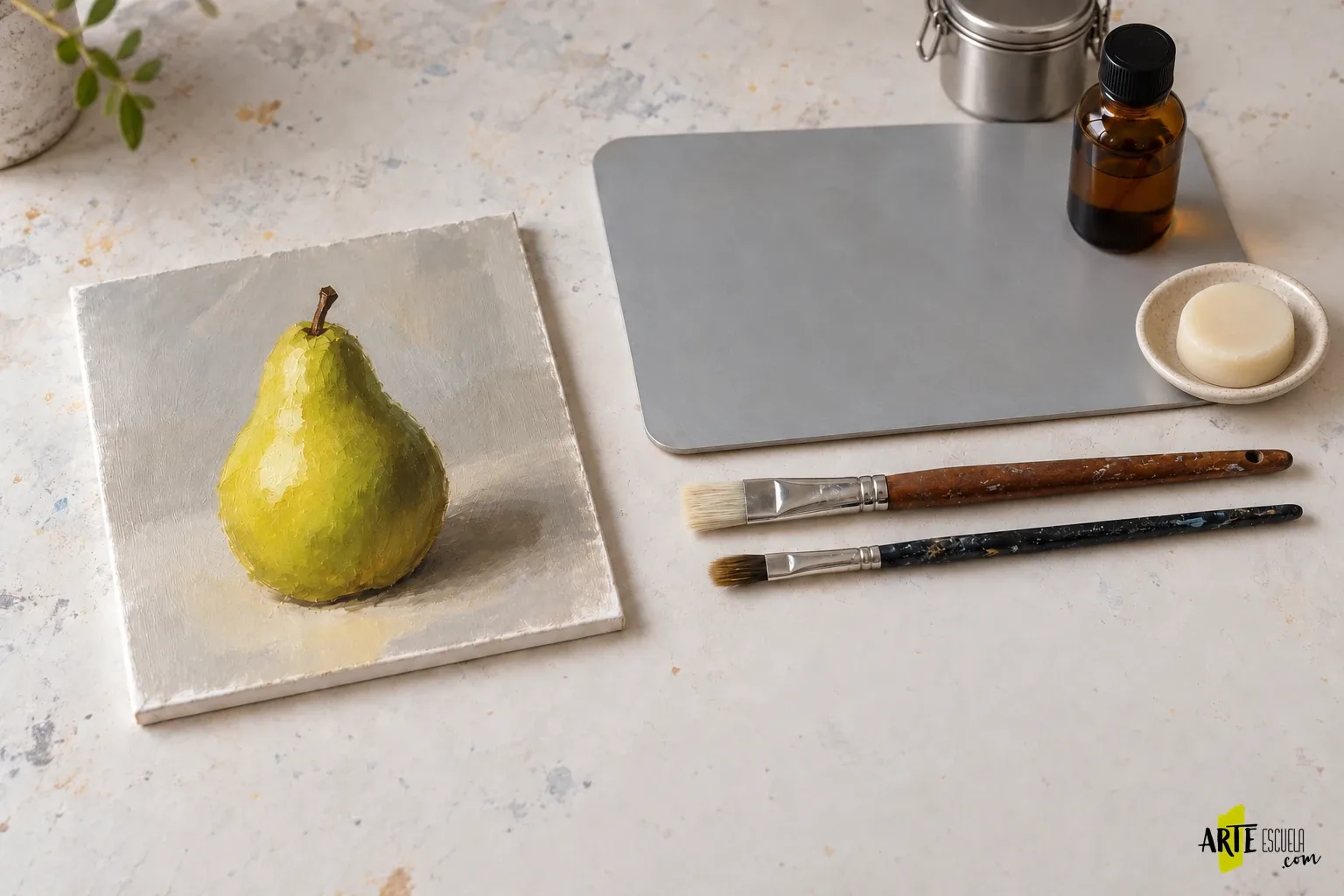 Pintar con óleo sin disolventes: organiza una sesión desde la paleta hasta la limpieza Pinceles limpios junto a jabón para artistas y paleta recogida al terminar la sesión de óleo
